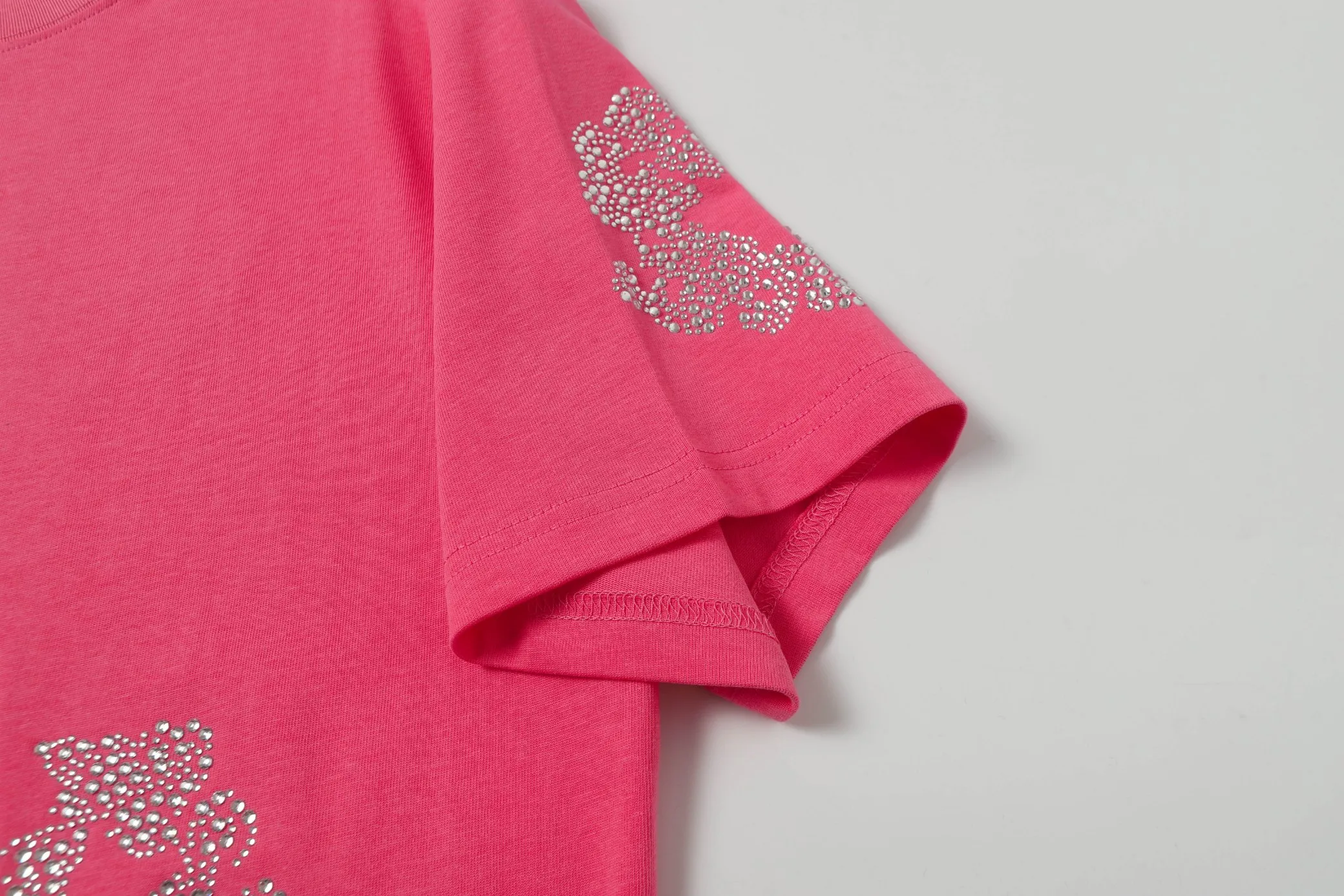 P104 205#DENIM TEARS Kapok European and American trendy brand high-quality crystal hot diamond short-sleeved suit Color: Black Gray Rose Red Size S-XL